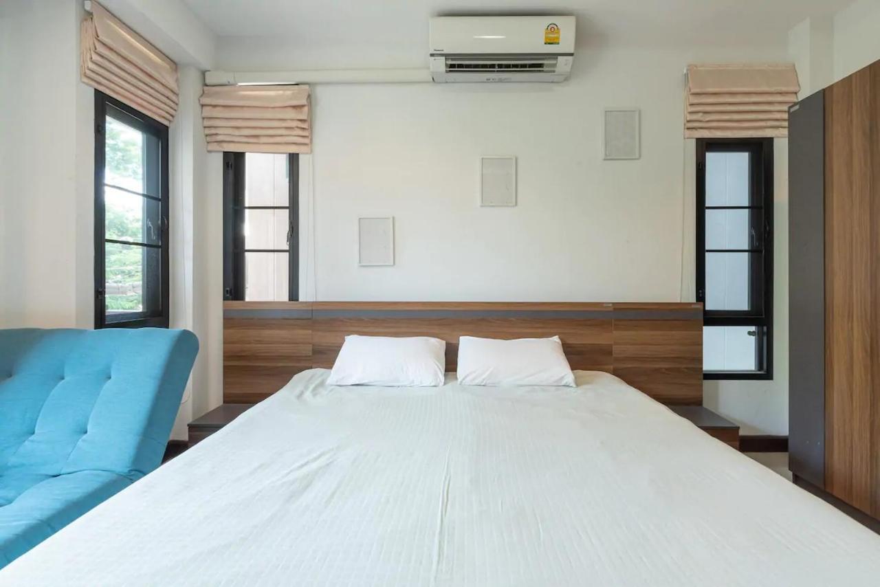 Loft Style Townhouse Near Old City Chiang Mai Luaran gambar