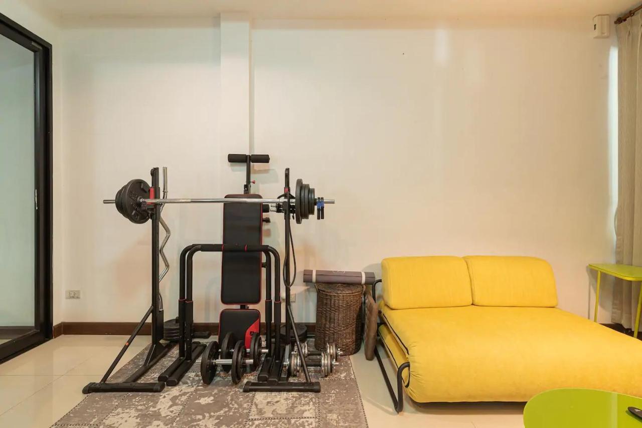 Loft Style Townhouse Near Old City Chiang Mai Luaran gambar