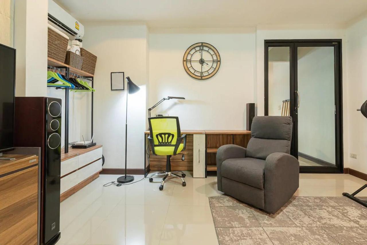 Loft Style Townhouse Near Old City Chiang Mai Luaran gambar
