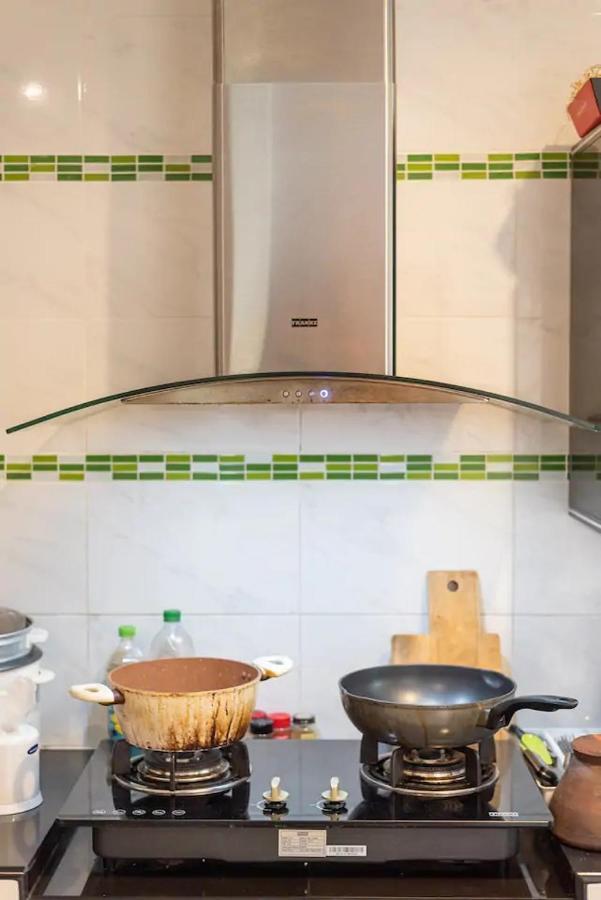 Loft Style Townhouse Near Old City Chiang Mai Luaran gambar